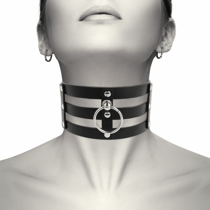 COQUETTE CHIC DESIRE - GARGANTILHA DE COURO VEGANO ESTILO FETISH