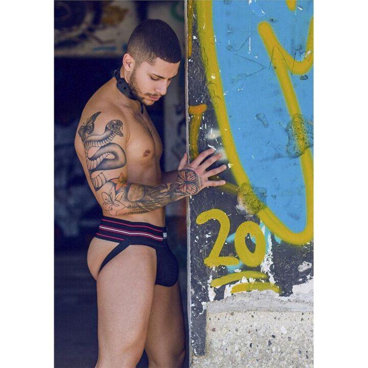 MOB - TANGA PRETA CLÁSSICA TAMANHO M